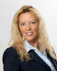 Kimberly Rennie 1 Rennie new scaled e1675282294319